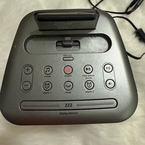 iHome Alarm, Radio, Speaker & iPhone Charging Dock - Picture 3 of 4